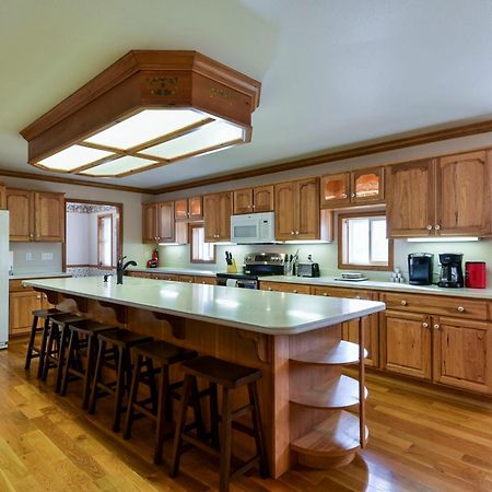 5 Bedroom Vacation Home Next To Silver Dollar City Branson Exteriör bild